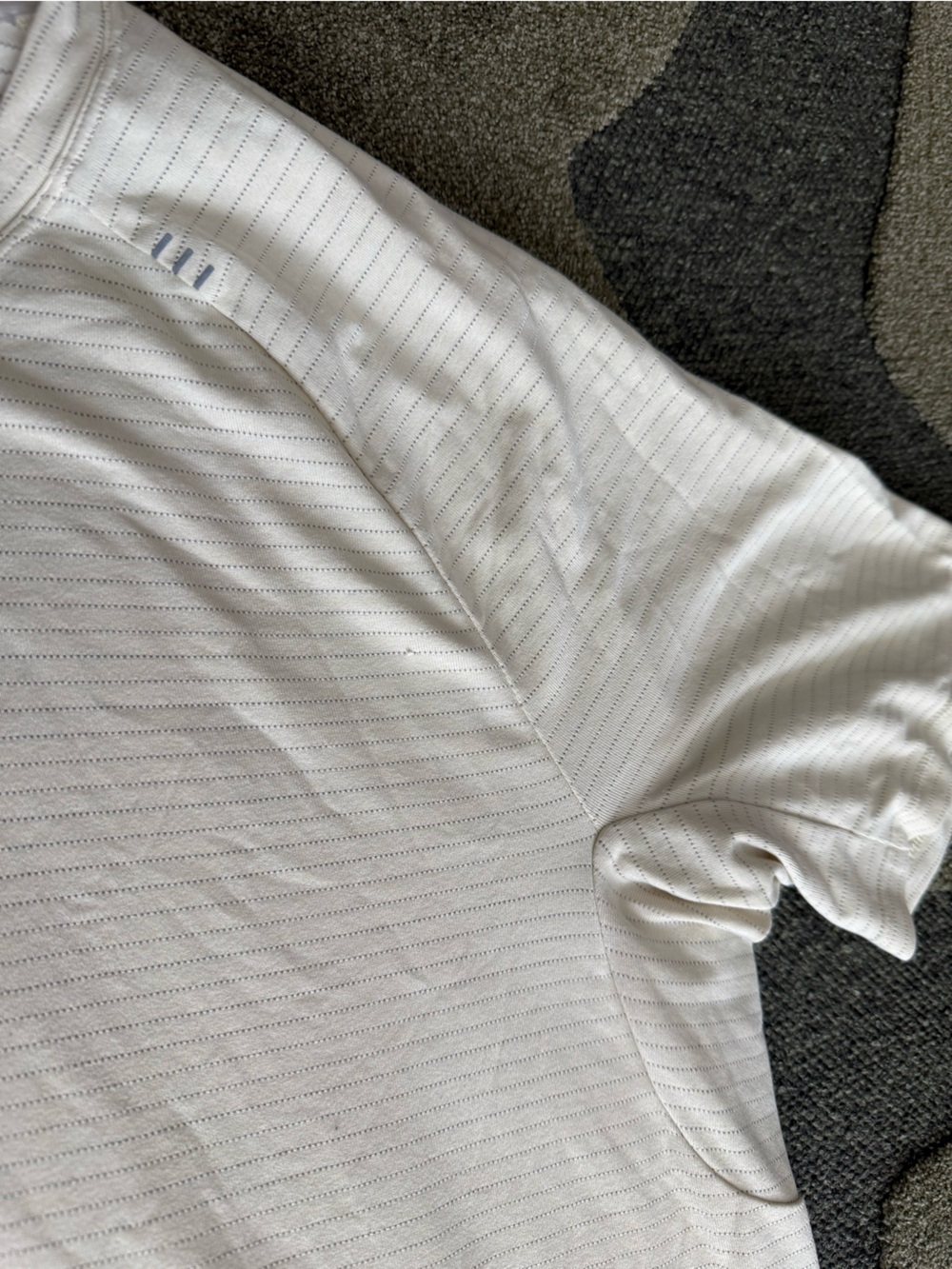 lululemon athletica active Shirt - Picture 3 of 6